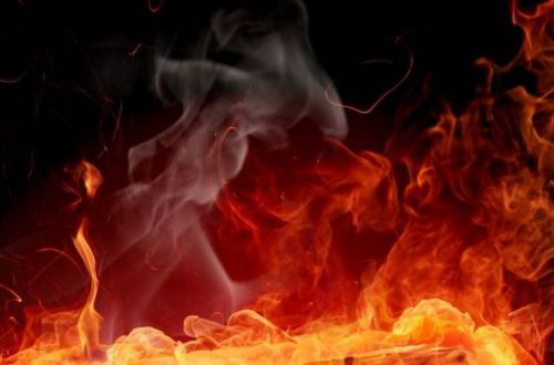 ГСЧС: Тушение пожара на нефтебазе «БРСМ» приостановлено, возможны новые взрывы